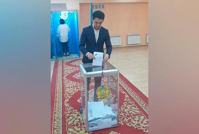 Бүгінгі референдумнан күтерім көп – әнші Айдар Тұрғанбек