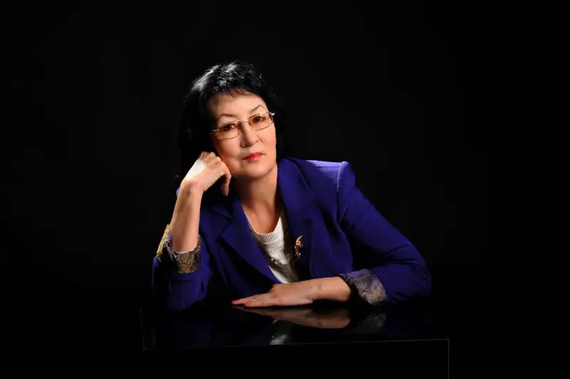 ادام كەمەلدەنە باستاعان شاعىندا ولەڭ ءوزىن مويىنداتا باستايدى - وڭايگۇل ءىزتۇرعان قىزى