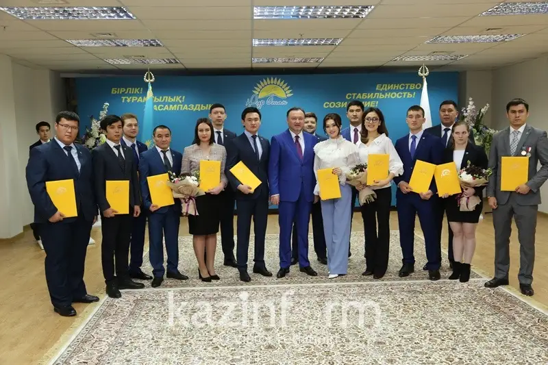 Төреғали Төрәлі мен Ерке Есмаxан &laquo;Нұр Отанның&raquo; қатарына кірді