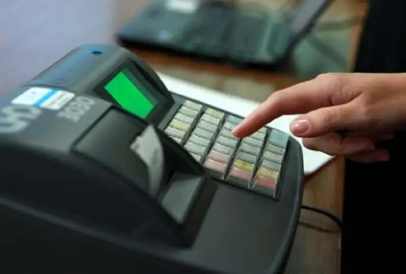 Десять миллионов тенге украла кассирша у работодателя в Туркестане