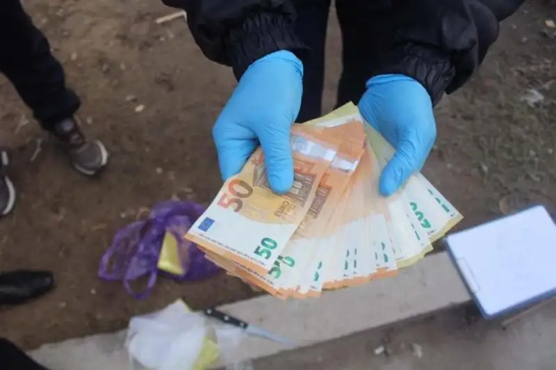 Qyzylordada jeke úıden 40 000 evro urlaǵan eki ury quryqtaldy