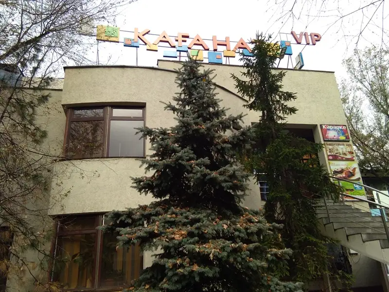 &laquo;Байбектен келдім&raquo; деген адамға Алматы мейрамханасы 500 теңгеге түскі ас береді