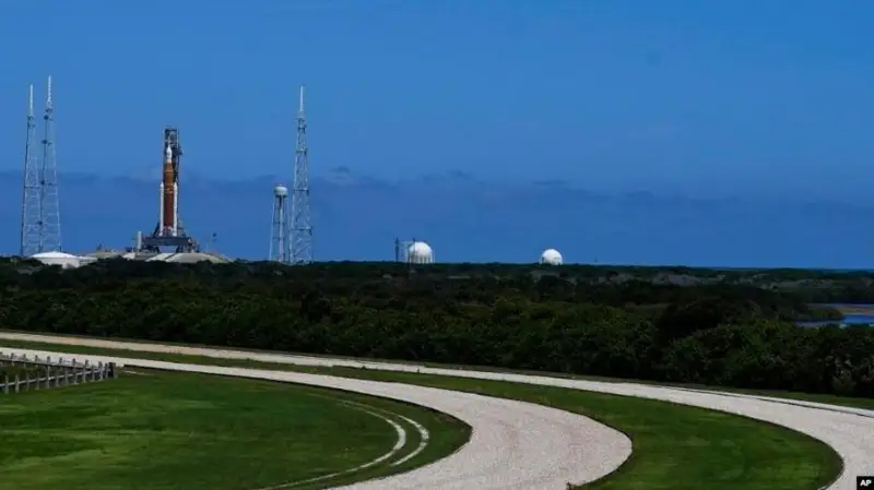 NASA отменило повторный запуск ракеты на Луну из-за утечки топлива