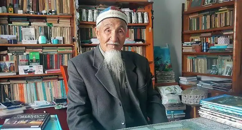 اۋىلداعى اكادەميك اقساقال