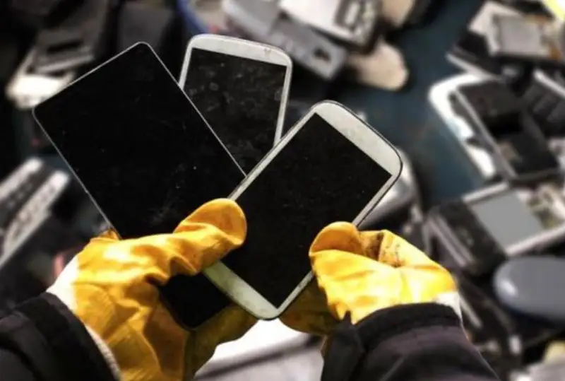 Более 5 млрд мобильных телефонов будет выброшено в мире в этом году