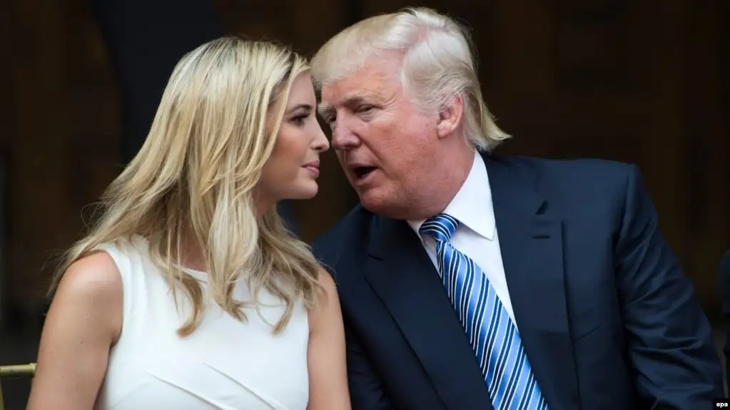 АҚШ президенті Дональд Трамп (оң жақта) пен оның қызы Иванка Трамп.