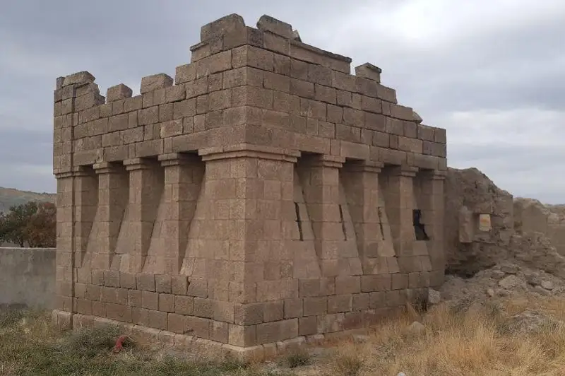 وزبەكستاندا الەكساندر ماكەدونسكي سالدىرعان بەكىنىستەر تابىلدى