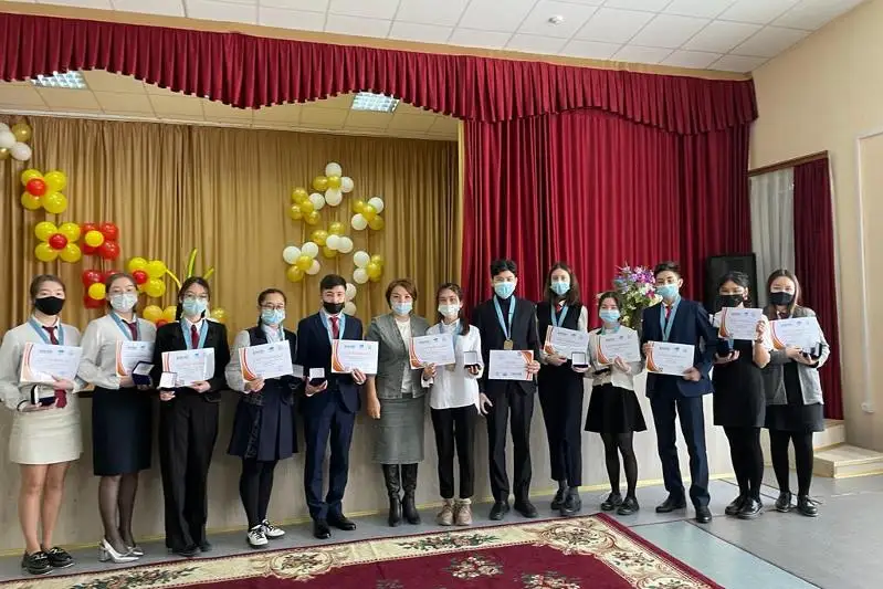 59 акмолинских школьников стали обладателями медали Елбасы