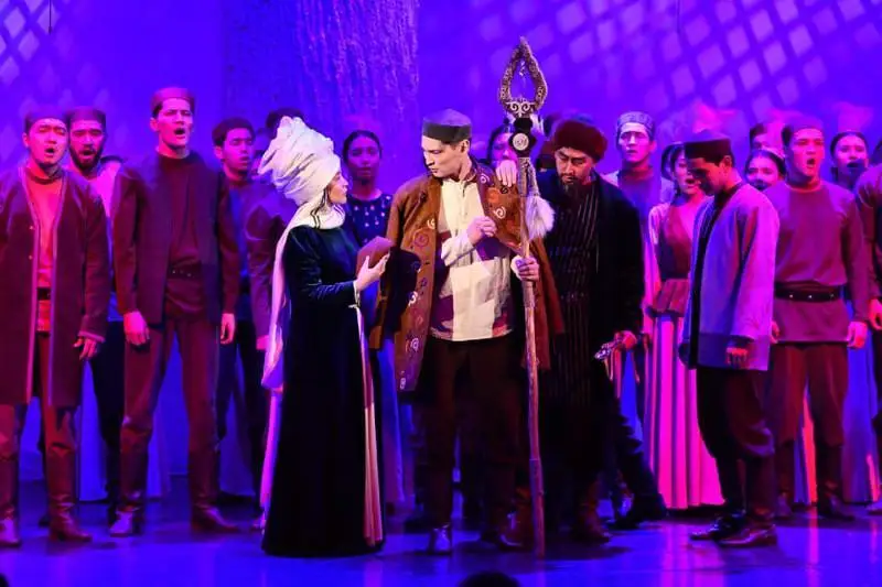 ماۋلەن اشىمبايەۆ: «اباي- توعجان» قويىلىمى اباي تانۋ ىلىمىنە تىڭ سەرپىن بەرگەن تۋىندى - فوتو