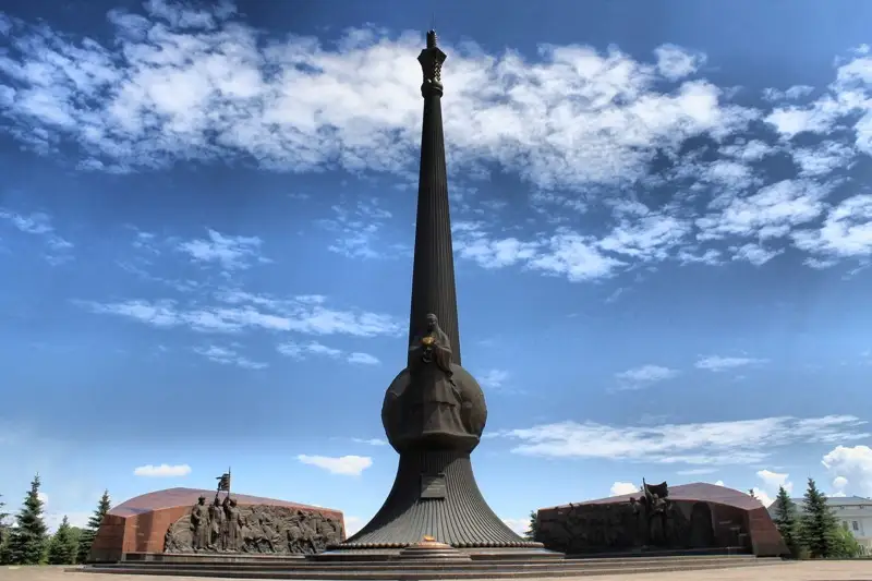 Назарбаевтың өз қолымен сызған суреті Астананың көрікті ғимарат, ескерткіштеріне айналды