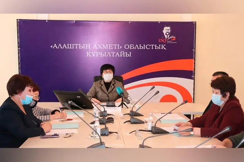Qaraǵandy oblysynda Ahmet Baıtursynovtyń mereıtoıyna arnalǵan quryltaı ótti