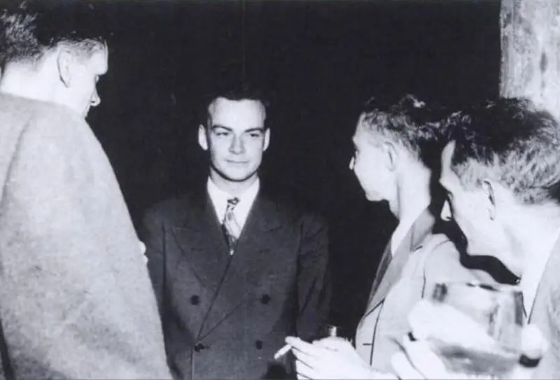 عىلىمدى قىزىقتى ەتكەن ادامدار