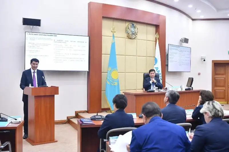 Ерлан Кошанов: «AMANAT» готов поддержать конструктивные предложения по формированию новой налоговой политики