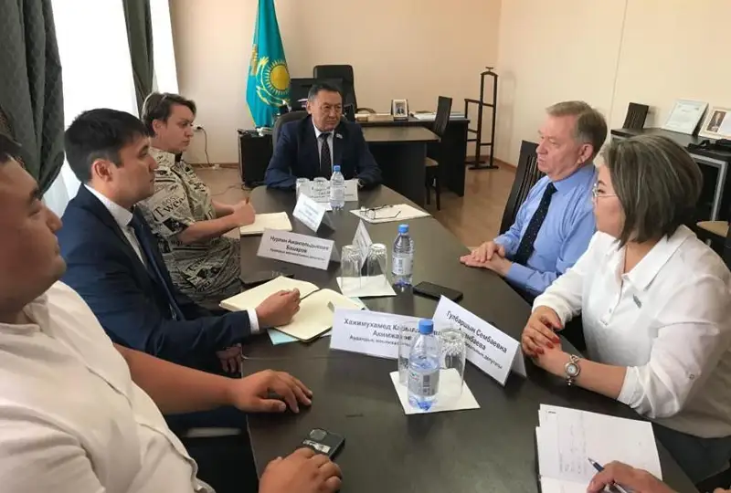 Сенатор Сергей Ершов провел встречи в селах Карагандинской области