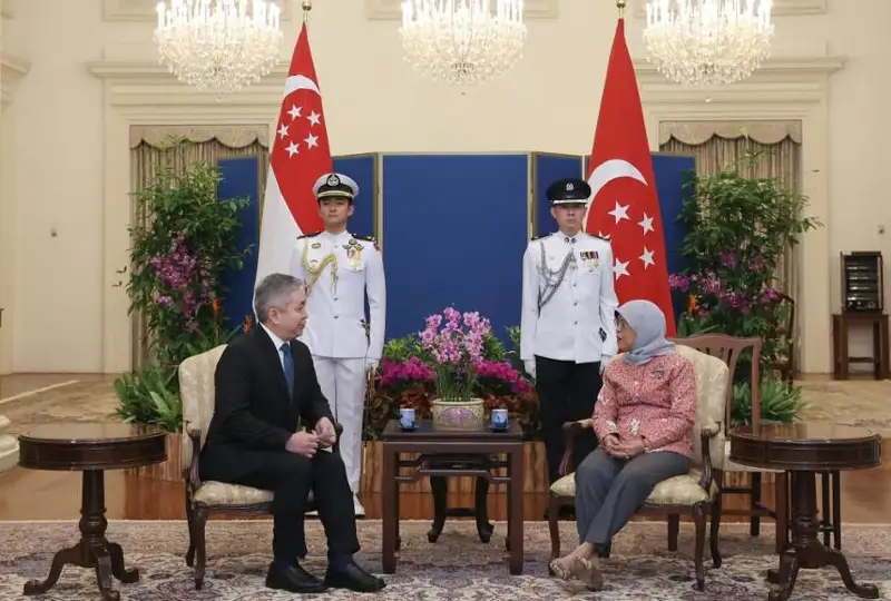 Sıngapýr Prezıdenti Qasym-Jomart Toqaevty memlekettik saparmen kelýge shaqyrǵanyn qýattady