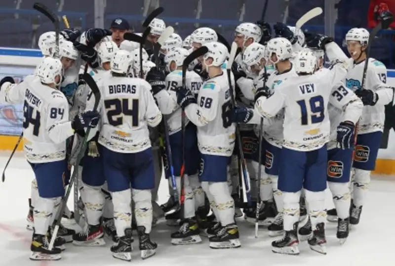 Любители хоккея увидят матч «Барыса» с «Нефтехимиком» в прямой трансляции