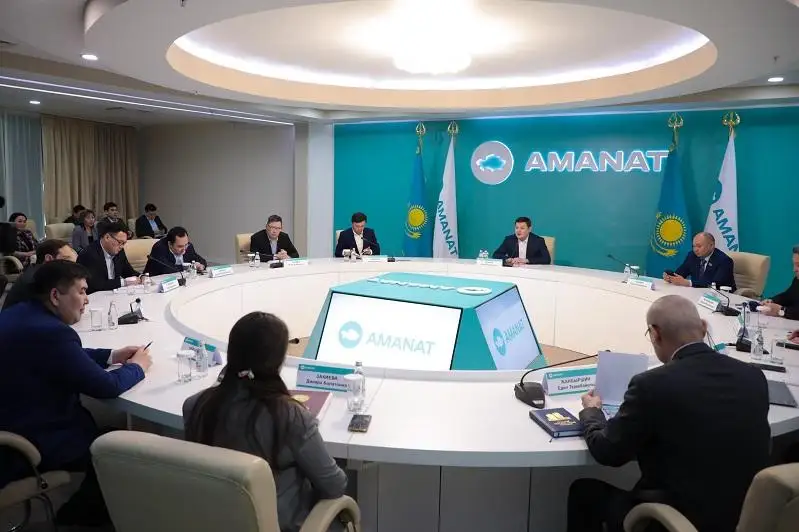 Партия «AMANAT» представила новых руководителей общественных советов