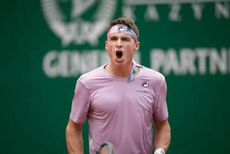 Тимофей Скатов  с победы стартовал на турнире в Труа