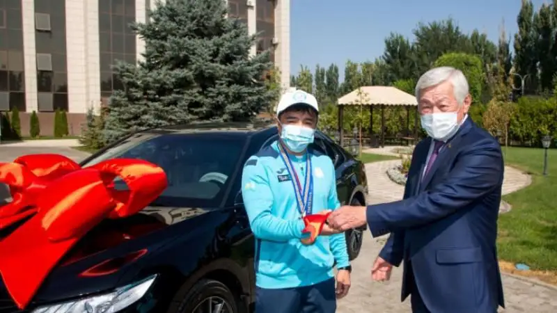 وليمپيادا جۇلدەگەرى ەلدوس سمەتوۆكە تاعى ءبىر كولىك سىيعا تارتىلدى