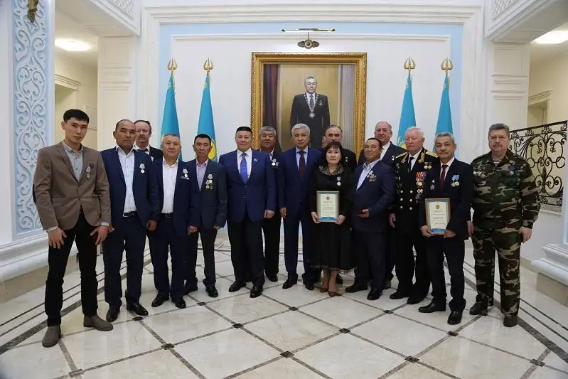 ماسكەۋدە قازاقستاندىق اۋعان سوعىسى ارداگەرلەرى ماراپاتتالدى