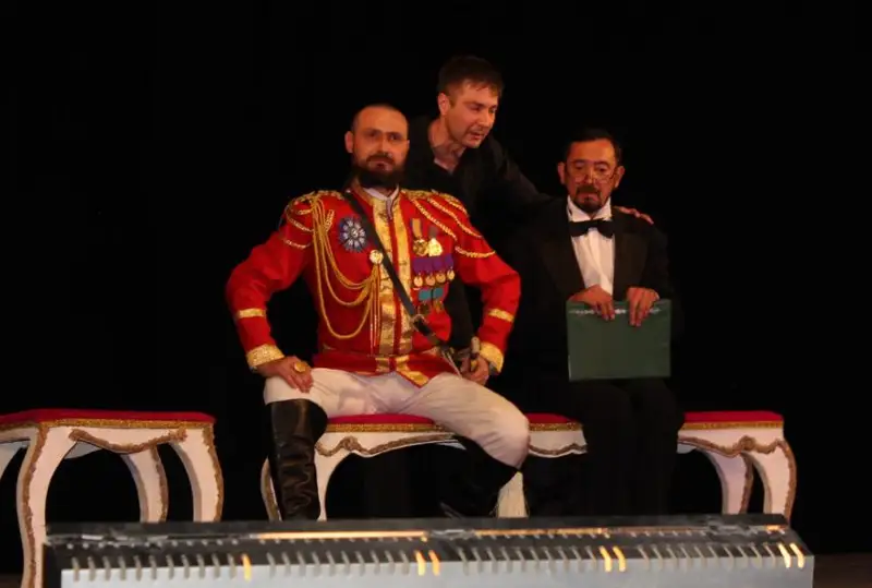 Чацкий, Горский, Недоростков и другие на сцене Жамбылского театра