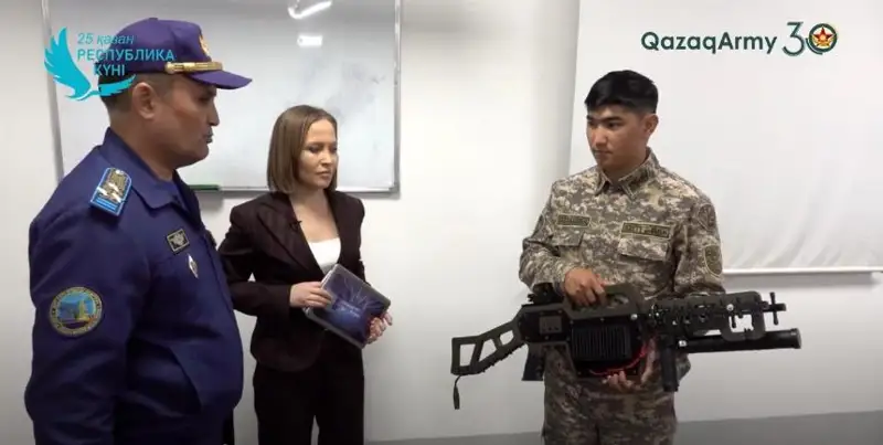 Qazaqstandyq kýrsanttar áskerı drondardy anyqtaıtyn qurylǵy oılap tapty