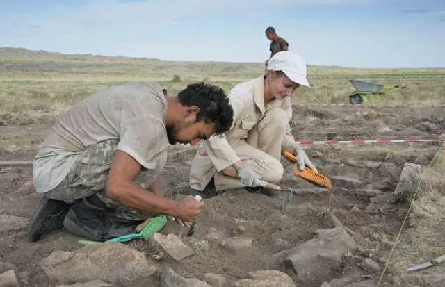 Pavlodarlyq arheologtar «Qalmaq qyrylǵan» eskertkishin zertteýdi bastady