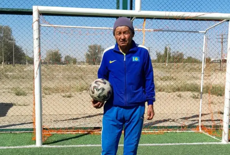 Jastaıynan «Maradona» atanyp ketken qart fýtbolshy 70 jasqa toldy