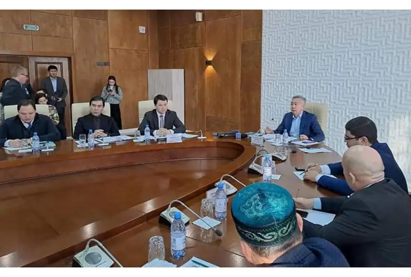 Qazaqstan men Ózbekstan maqta óńdeý klasterin birlese damytady - Serik Jumanǵarın