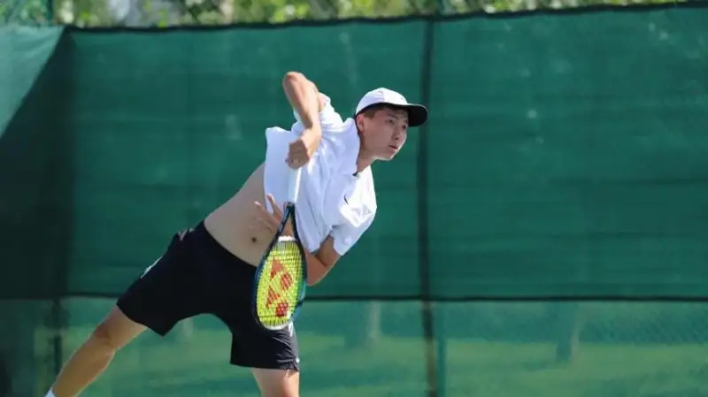 Теннисист Бейбит Жукаев пробился в 1/4 финала домашнего турнира