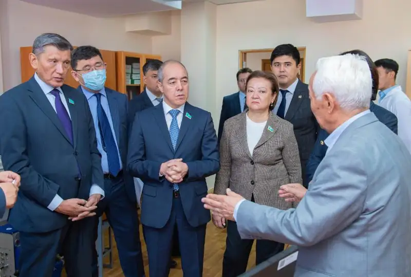 Сенаторы изучают состояние и проблемы отечественного здравоохранения