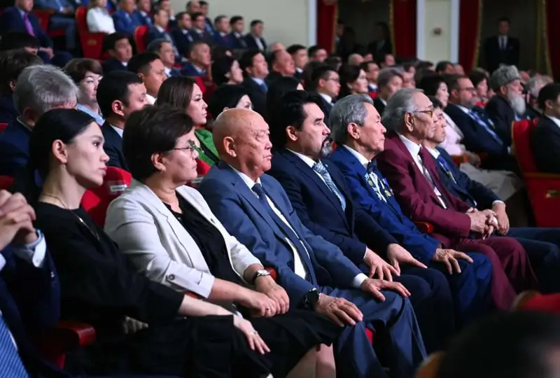 Prezıdent: Durys qundylyqtar ornyqpasa, jemqorlyq, masyldyq, ysyrapshyldyq qoǵamdy ishten iritedi
