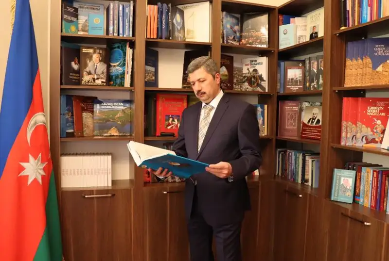 Библиотека казахстанско-азербайджанских изданий стала доступной казахстанцам в Баку