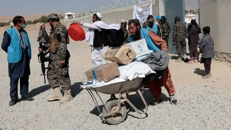 ب ۇ ۇ- نىڭ گۋمانيتارلىق كومەگى بار العاشقى ۇشاق كابۋلعا قوندى