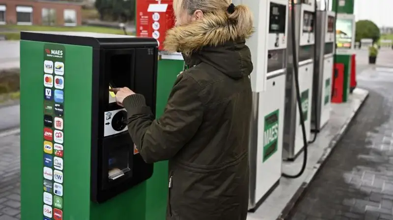 Цены на бензин вновь обновили рекорд в Бельгии