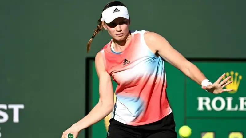 Елена Рыбакина пробилась в третий раунд турнира в Риме