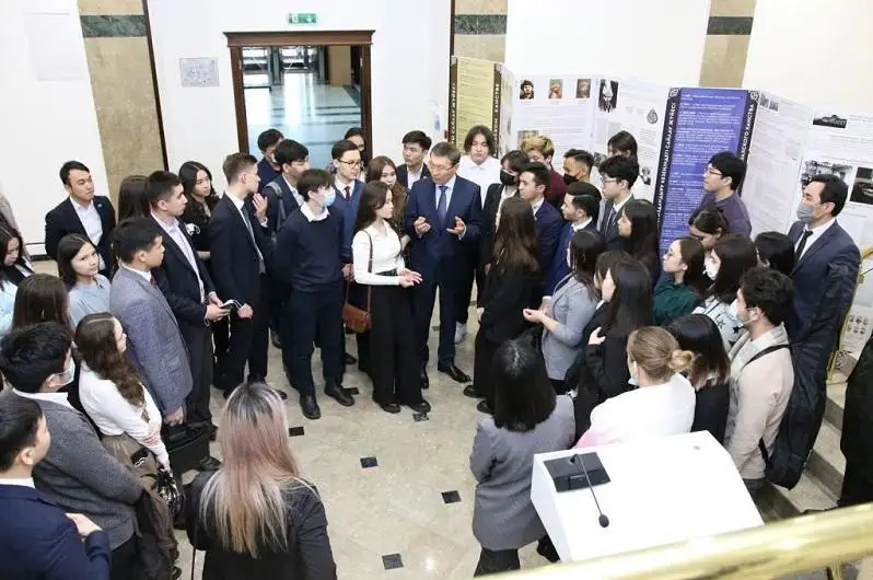 Нурлан Абдиров встретился со столичной молодежью