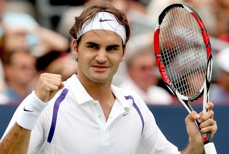 Ataqty tennısshi Rodjer Federer úlken sportpen qosh aıtysty