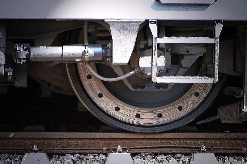 Девять вагонов с углем сошли с рельсов в Казахстане