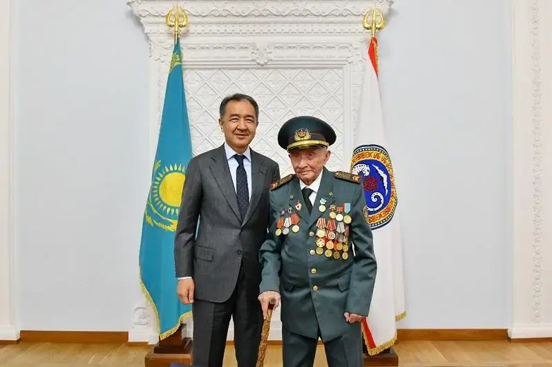 الماتىدا 100 جاستاعى ارداگەر «ەڭبەگى ءۇشىن» توسبەلگىسىمەن ماراپاتتالدى