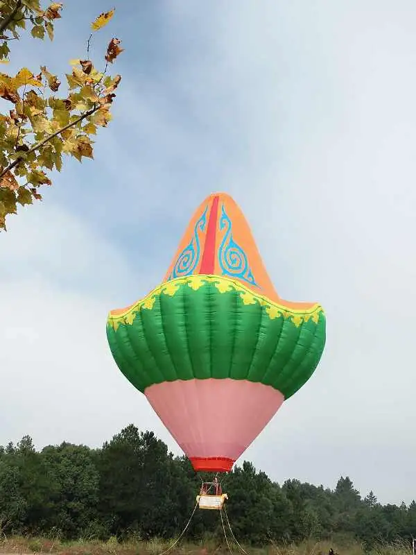 Қытайлық қазақ өзі жасаған қазақи әуе шарымен әлемді шарлағысы келеді