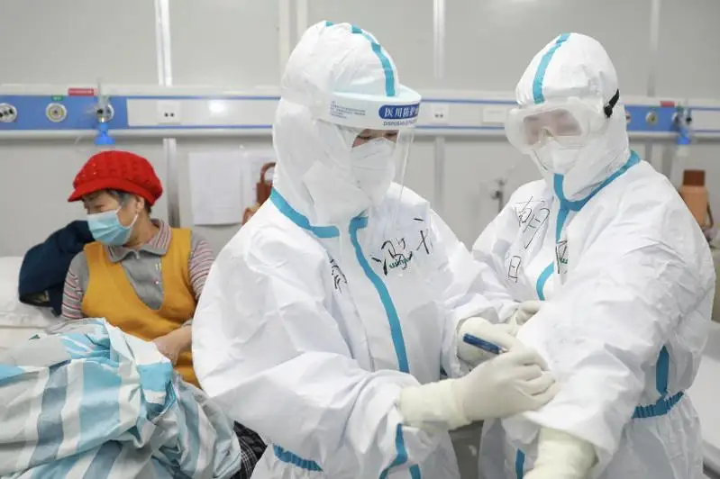 Более 100 больниц для лечения пациентов с КВИ построено в Шанхае