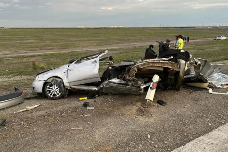 Атырау облысында жол апатынан бір адам мерт болып, 8 адам ауруханаға түсті