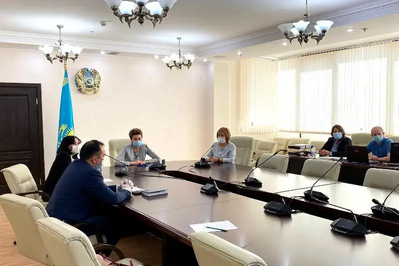 كوروناۆيرۋسپەن كۇرەس: مارقۇم باقبەرگەن ايجىگىتوۆ «حالىق العىسى» مەدالىمەن ماراپاتتالدى