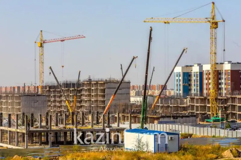 Строительство ЖК на месте гостиницы проверят в Алматы