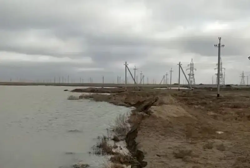 Озеро площадью в 6 га неожиданно образовалось в Атырауской области