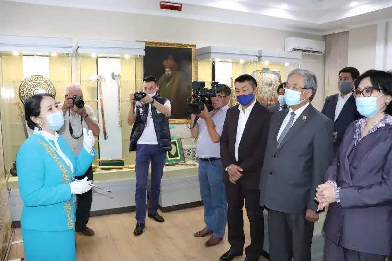 كوكشەتاۋدا «تاۋەلسىزدىك تۋىن بيىك كوتەرگەن - ابىلاي حان» اتتى جىلجىمالى كورمە اشىلدى