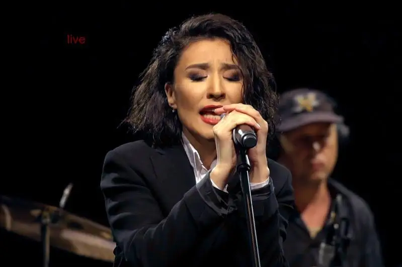 اقىن ءارى ءانشى ماقپال جۇماباي لوندوندا جەكە كونسەرتىن وتكىزەدى