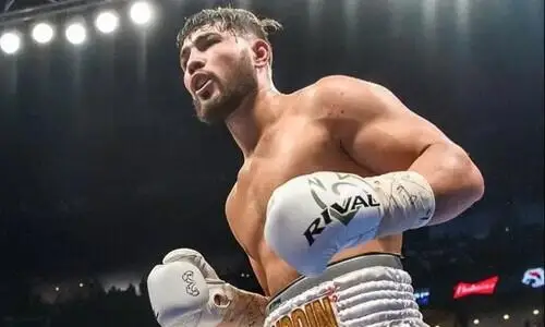 Садриддин Ахмедов вернулся на ринг четырьмя нокдаунами за раунд после долгого перерыва