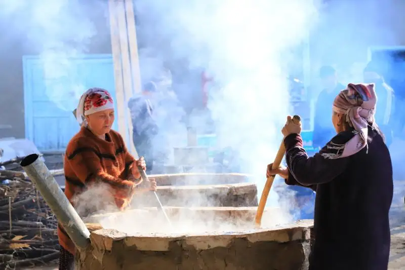 Нооруз в Кыргызстане: Сумолок – праздничное блюдо кыргызов